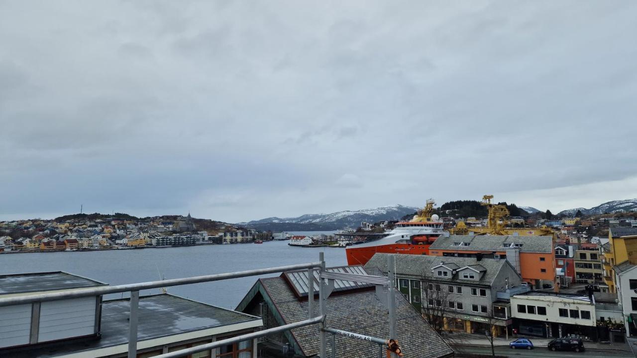 Lovely 2-Bedroom Loft With Panoramic View. Kristiansund Exteriér fotografie